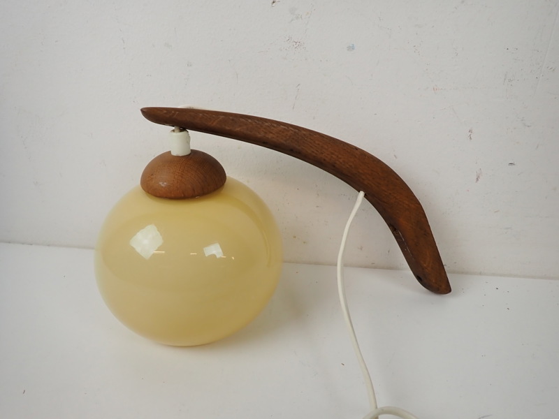 VÄGGLAMPA i teak och glas