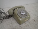 2 askar med klockor,telefon