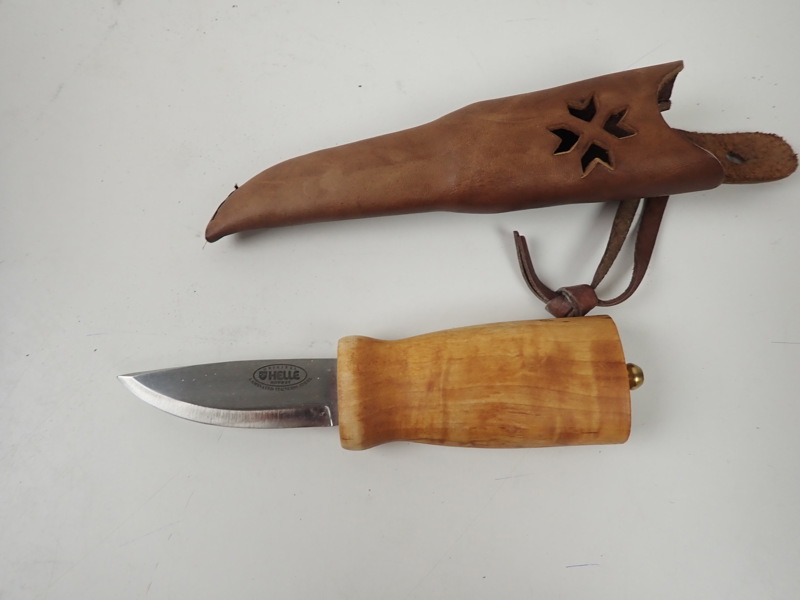 KNIV Helle