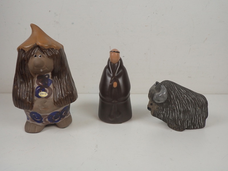 3 st KERAMIKFIGURER bl a UE och Deco