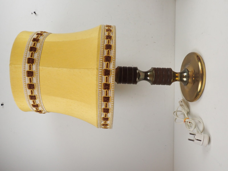 BORDSLAMPA i mässing och trä