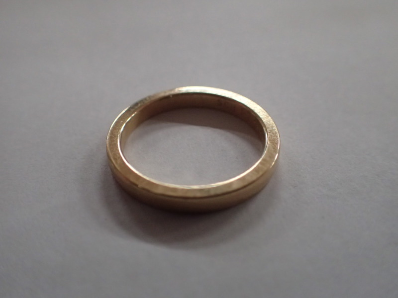 Ring 18k Schalin Vikt:4gr
