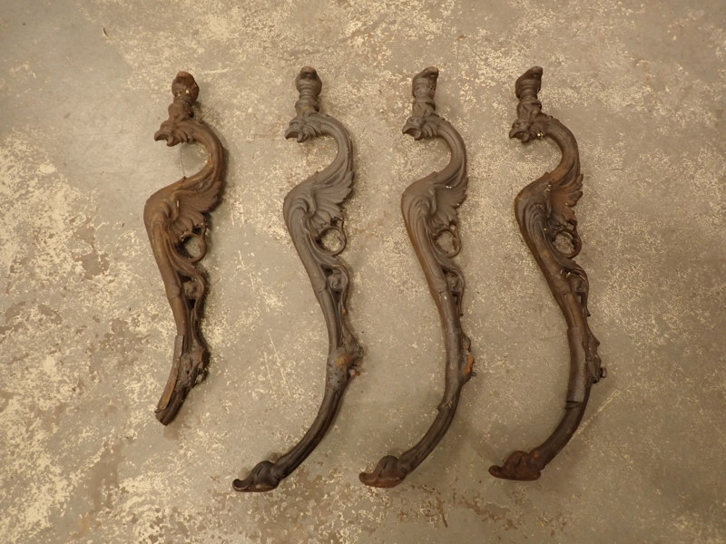 BORDSBEN  i gjutjärn