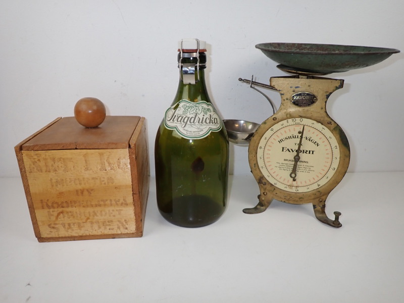 VÅG, FLASKA + TRÄLÅDA med tryck