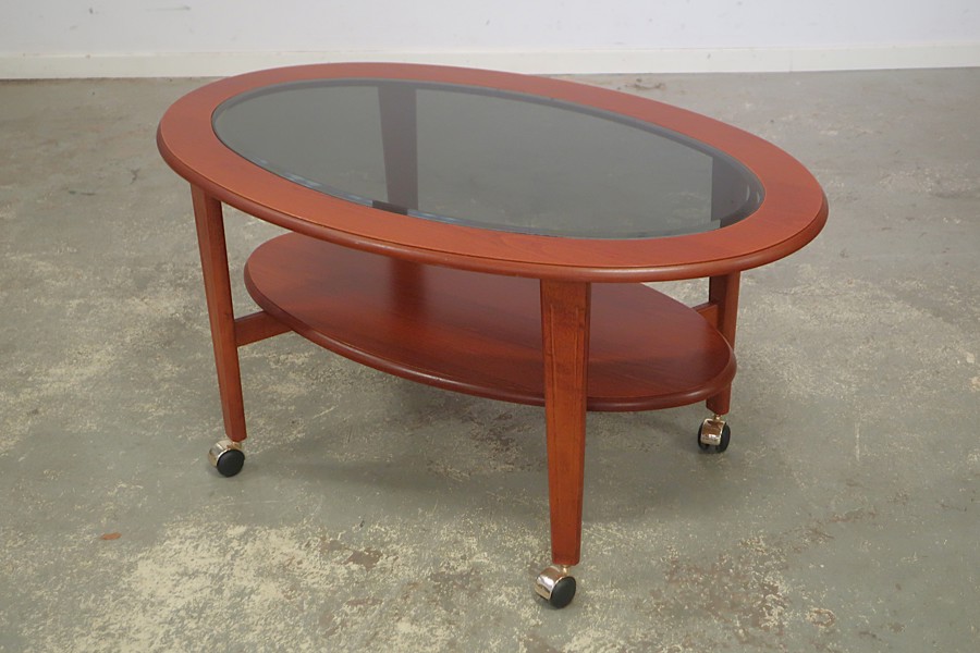 SOFFBORD MED GLASSKIVA