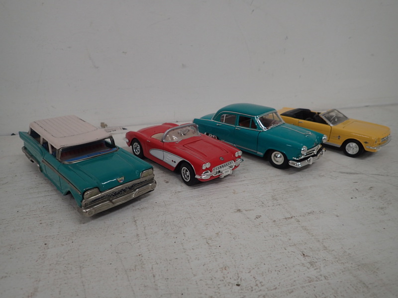 4 leksaksbilar  L:18-20cm