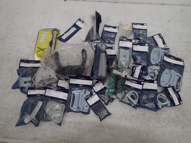 Trycke,beslag m.m i förpackning