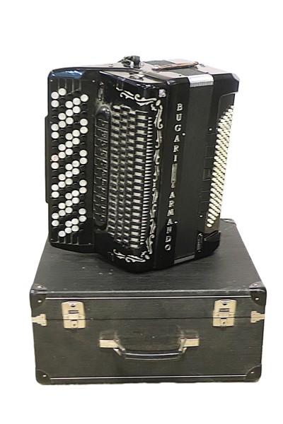 DRAGSPEL. BUGARI ARMANDO. CHAMPION Cass. KING SIZE