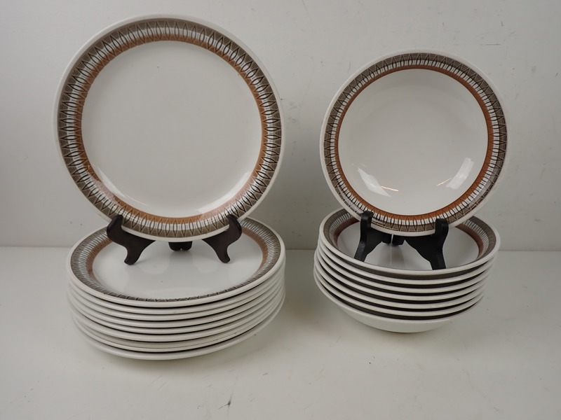 10 Flata + 8 Djupa TALLRIKAR "Lansett" Gefle