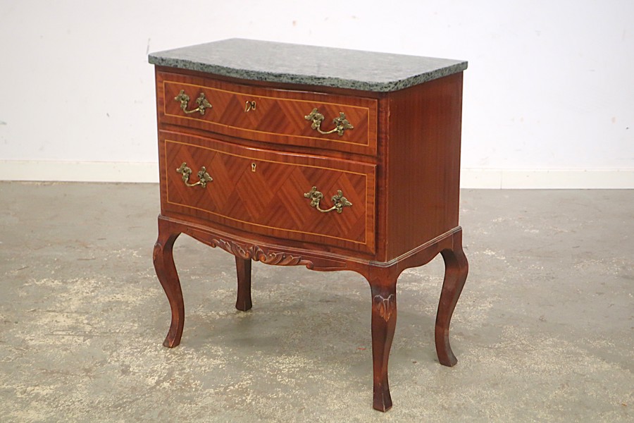 STILBYRÅ MED STENSKIVA