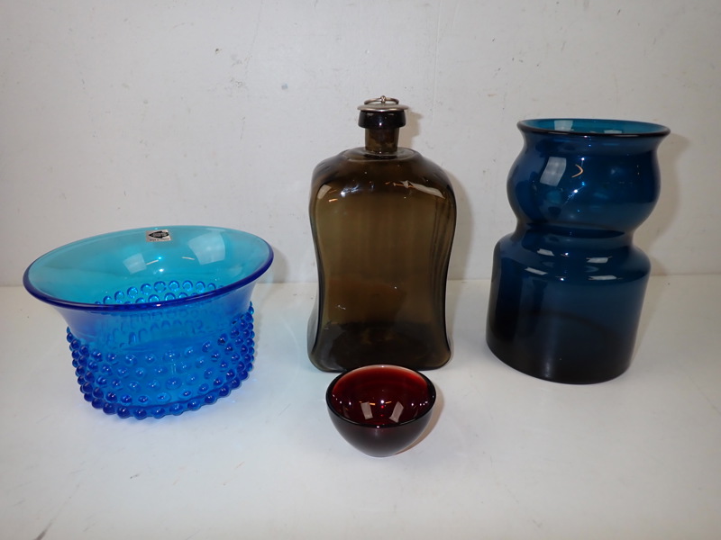 4 delar GLAS, bl a Nuutajärvi och Orrefors