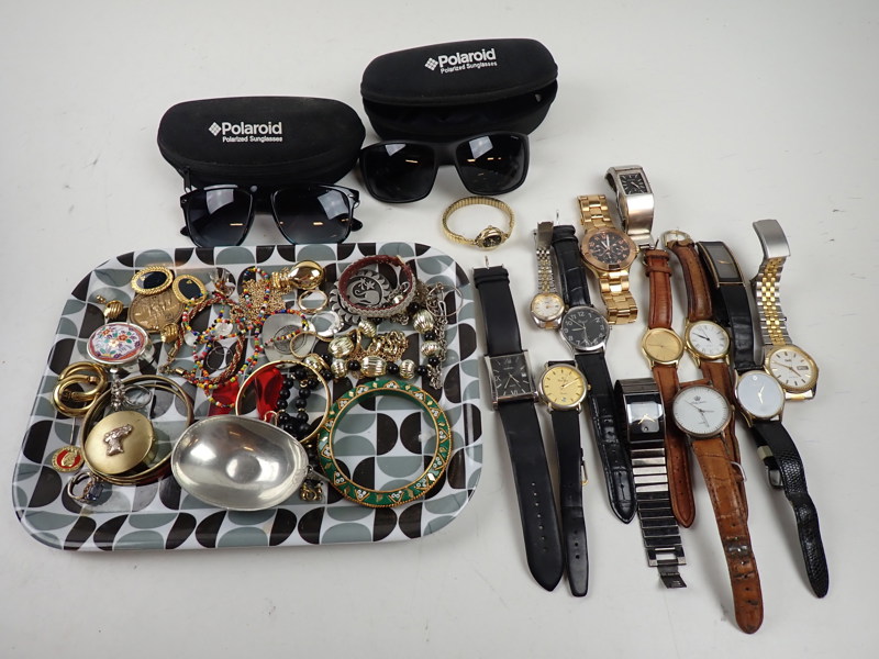 BIJOUTERIER, KLOCKOR + SOLGLASÖGON