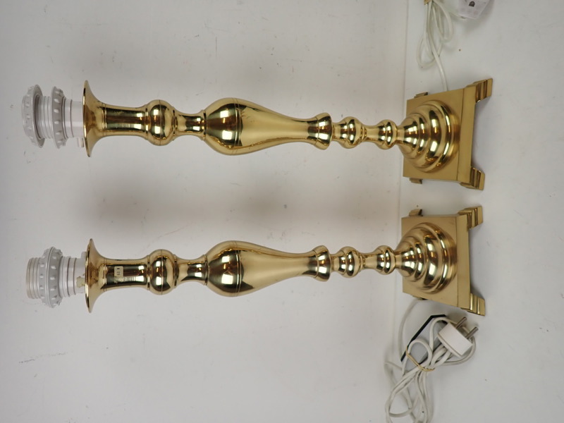 2 st BORDSLAMPOR, Japan