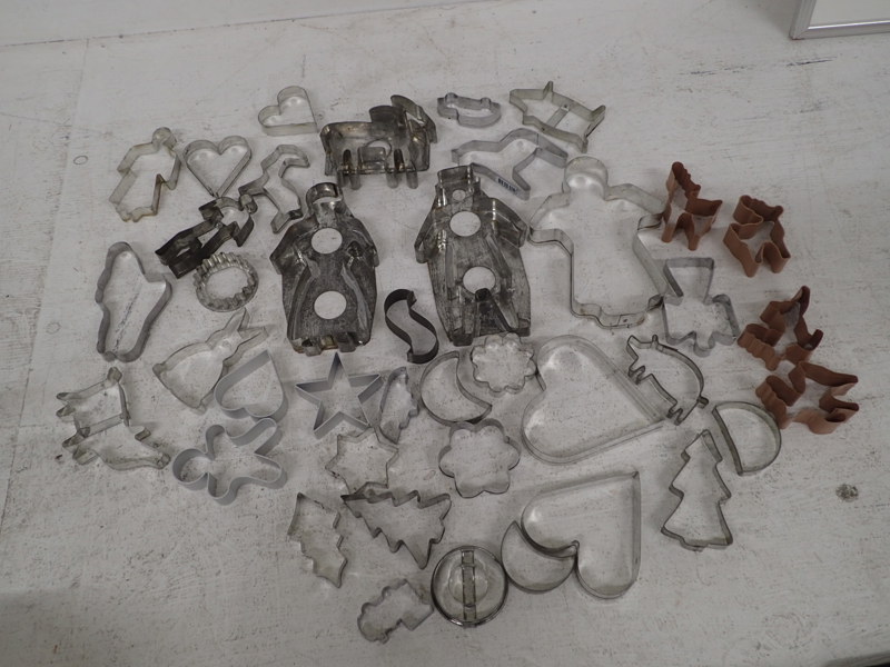 Kakformar i bleckplåt m.m