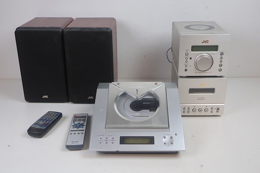 STEREODELAR. SHARP OCH JVC