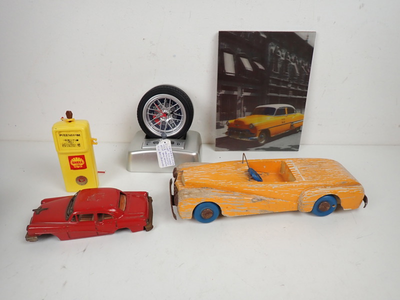 VÄCKARUR, TRÄBIL m m