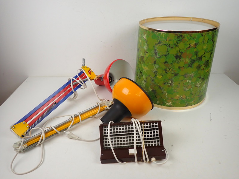 SKRIVBORDSLAMPOR, SKÄRM, VÄGGLAMPA