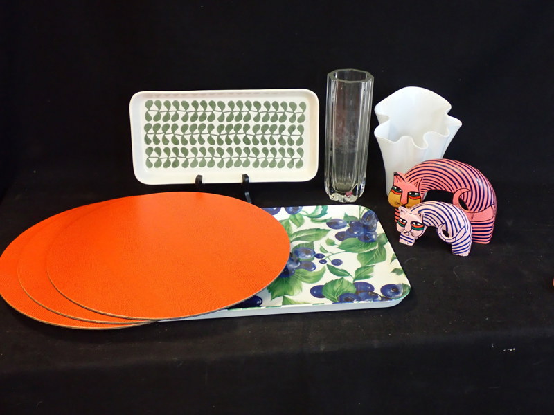 BRICKA, VASER, UNDERLÄGG m m