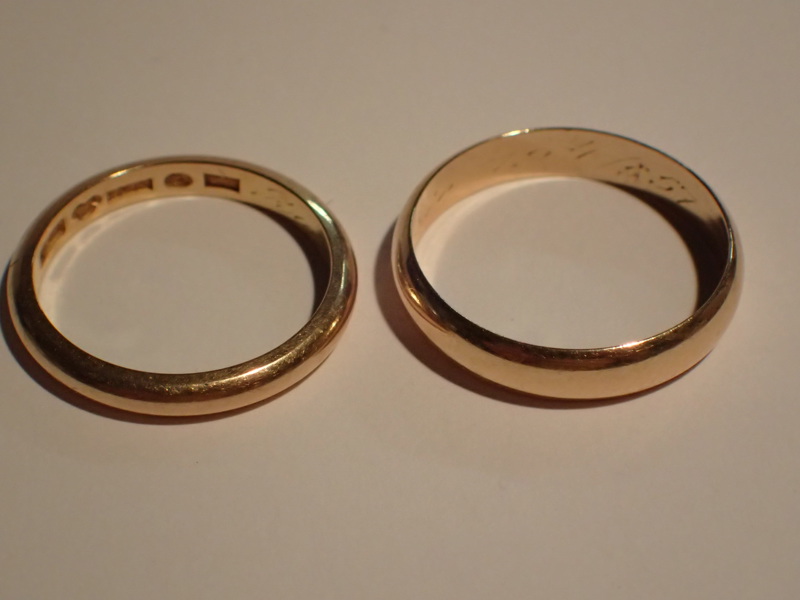 2 ringar 18k vikt:8,4gr