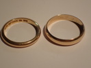 2 ringar 18k    vikt:8,4gr