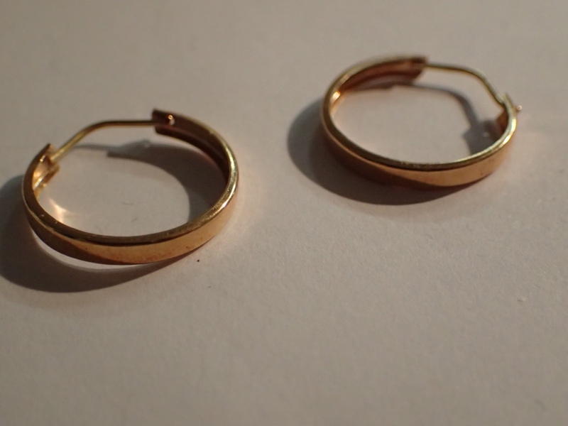 örhängen 18k vikt:0,6gr