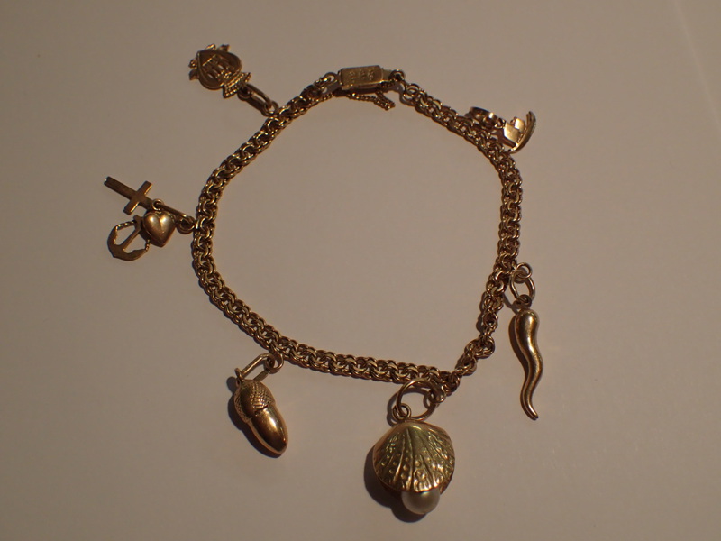 Armband "Bismark" med berlocker 18k