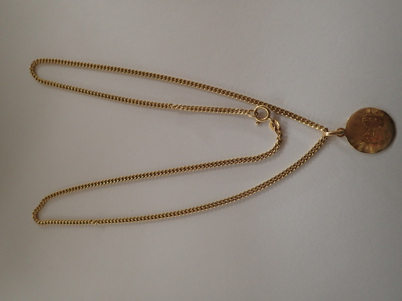 Halskedja med hänge  18k  vikt:11,6gr