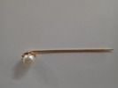 Nål 18k med odlad pärla   vikt:2gr