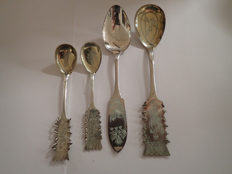 4 silverskedar vikt:82gr