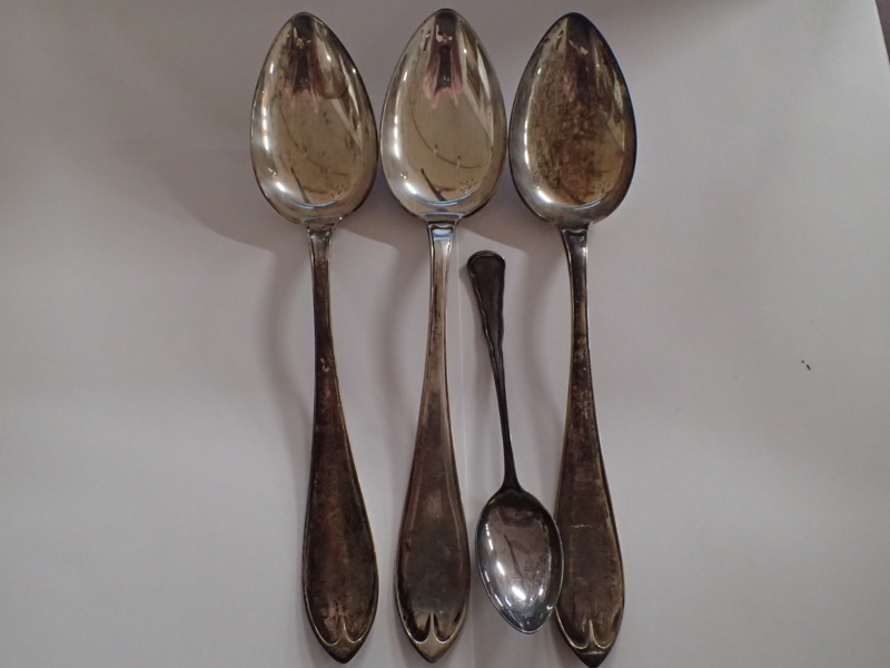 4st skedar i silver vikt:192gr