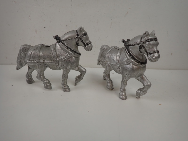 2 st METALLHÄSTAR, troligtvis Ankarsrum
