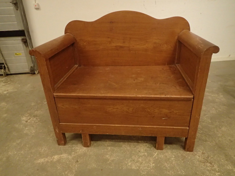 Träsoffa med utdrag