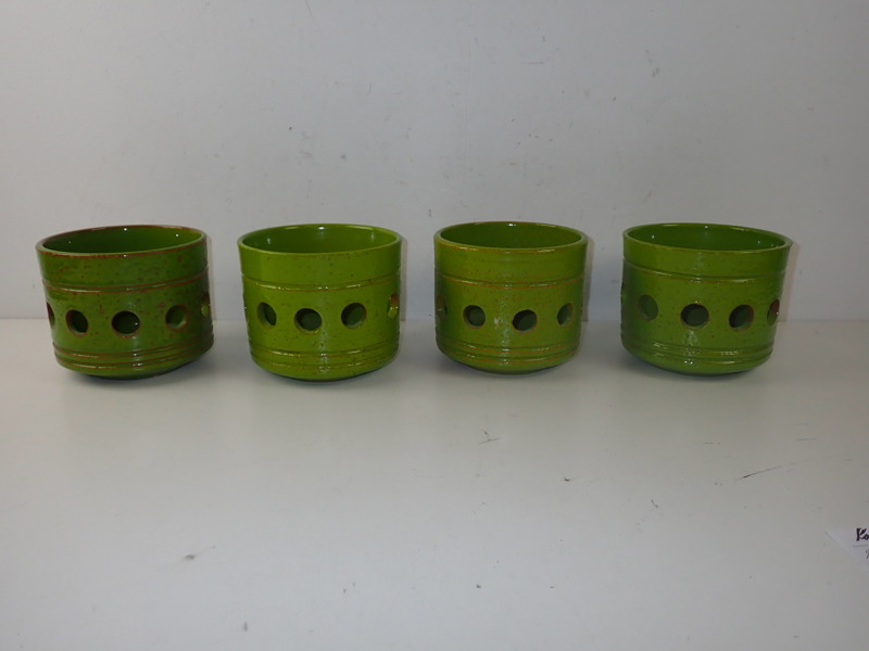 4 st KRUKOR Steninge, omärkta