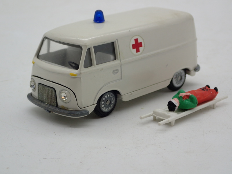 Ford Transit Ambulans   Tecno    L:9,5cm
