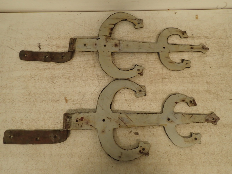 2st dörrbeslag/gångjärn   L:73cm totalt