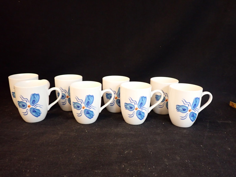 8 st MUGGAR "Nike Flower" Ulrica Hydman Vallien