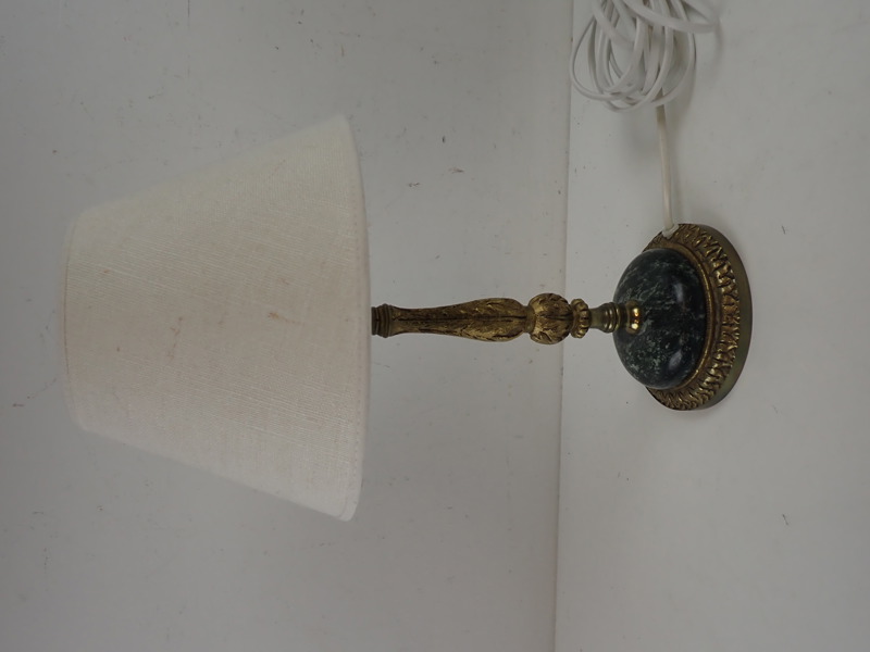 BORDSLAMPA i mässing och sten