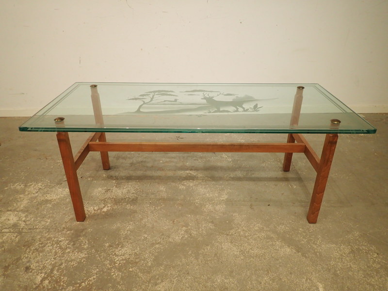 Soffbord med glasskiva,etsad dekor