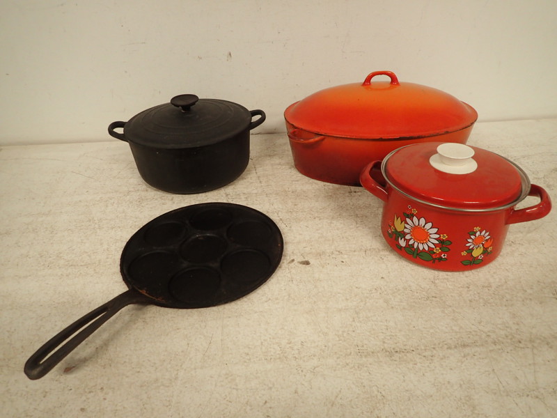 Grytor o plättlagg. Le Creuset ,Husqvarna m.m