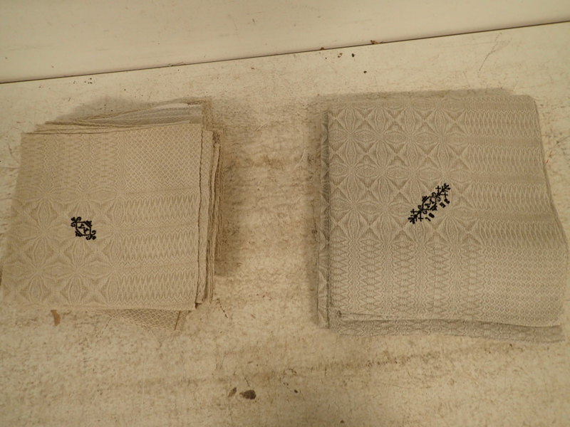 Duk o  11st servetter i fint linne