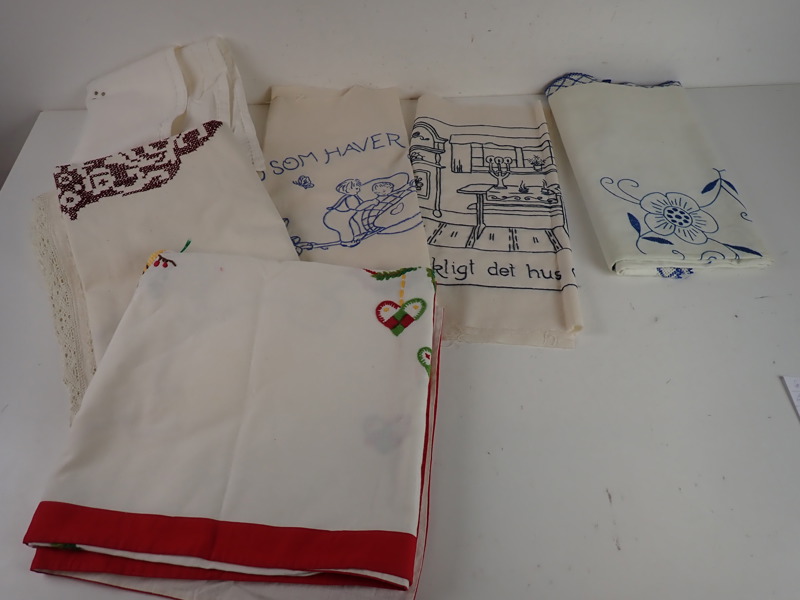 Broderade DUKAR och BONADER