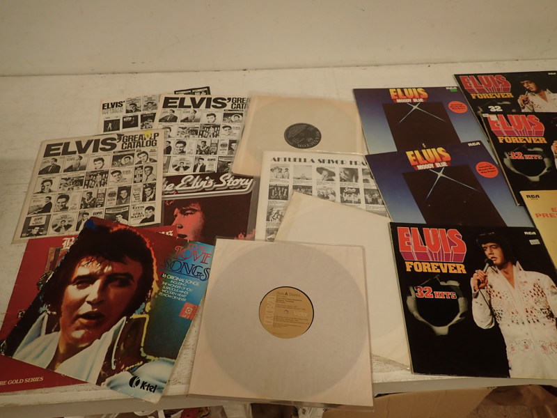 Vinyl LP-skivor Elvis,tomma LP-mappar m.m