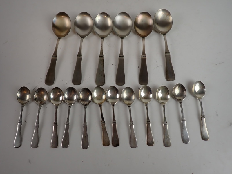 6+12 st SILVERSKEDAR "Uppsala"