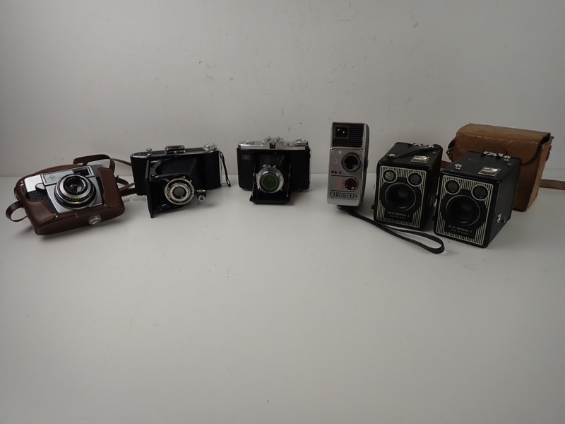 KAMEROR bl a Agfa, Zeiss och Kodak