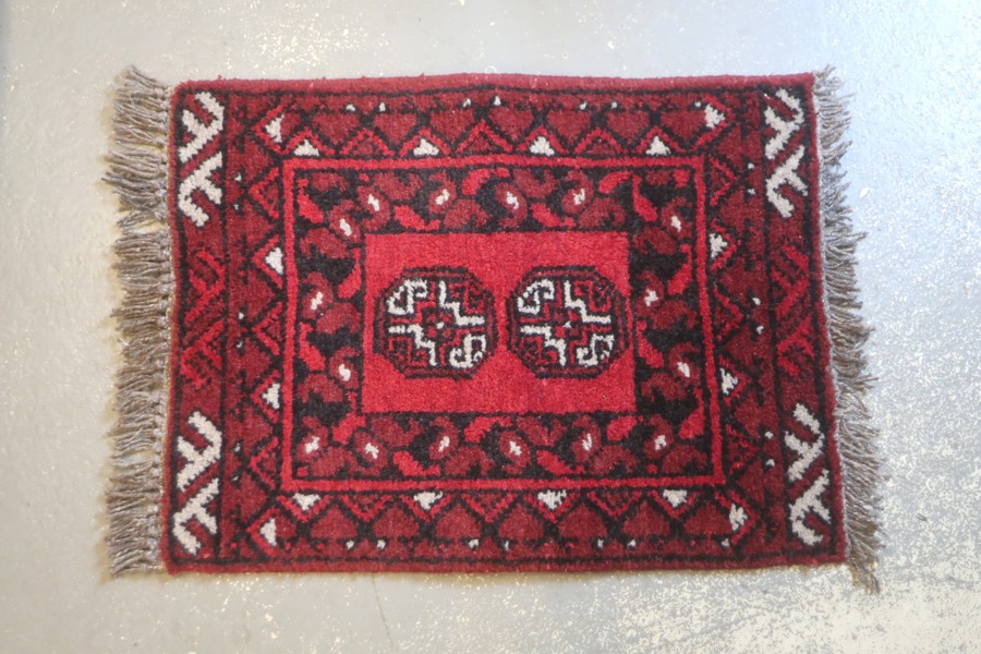 LITEN KNUTEN MATTA ca 60x50cm