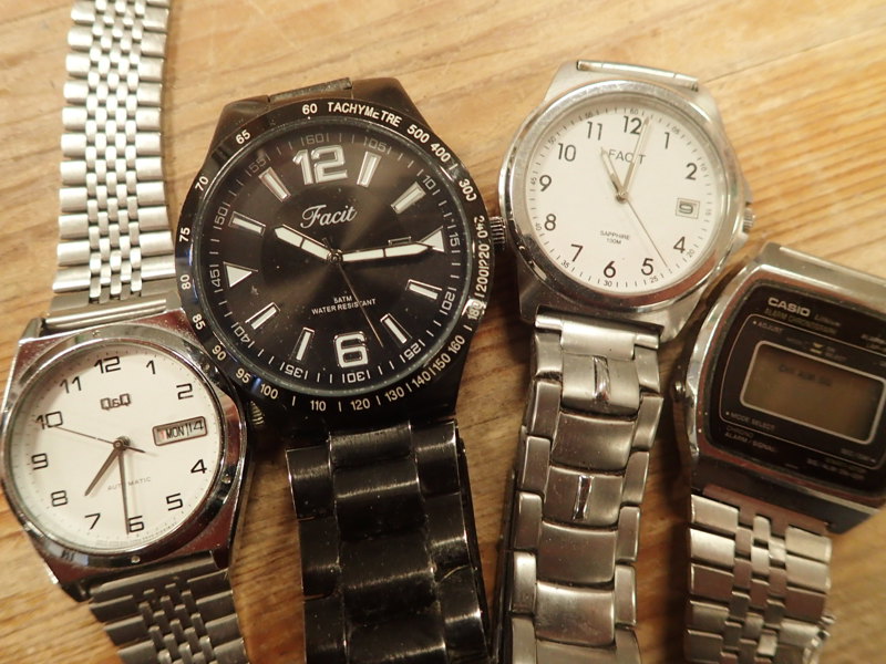 4st armbandsur bla.Facit