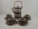 TEKANNA med värmare och 4 koppar med fat