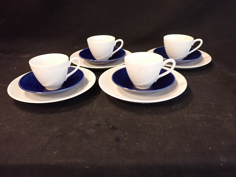 KAFFEKOPPAR, FAT + ASSIETTER "Blå Eld" Rörstrand