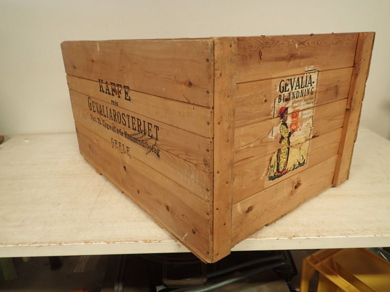 Trälåda med tryck  "Gevalia"