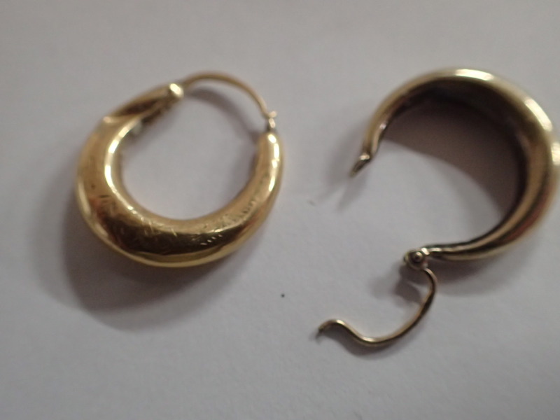 Örhängen  18k   vikt:1,5gr